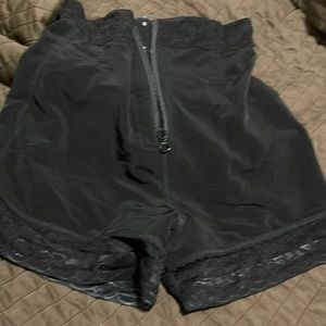 Black Faja medium, shapewear, compression wear, boy shorts, size medium
